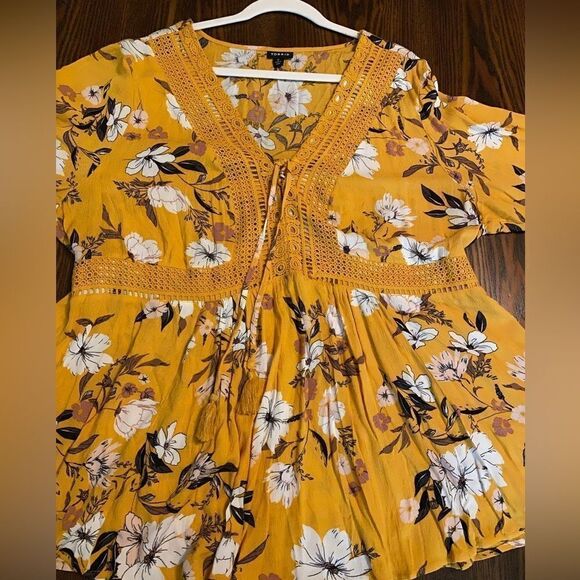 Torrid Babydoll Gauze Yellow Floral Crochet Trim Lace-Up Top Size 2X EUC - Picture 12 of 15